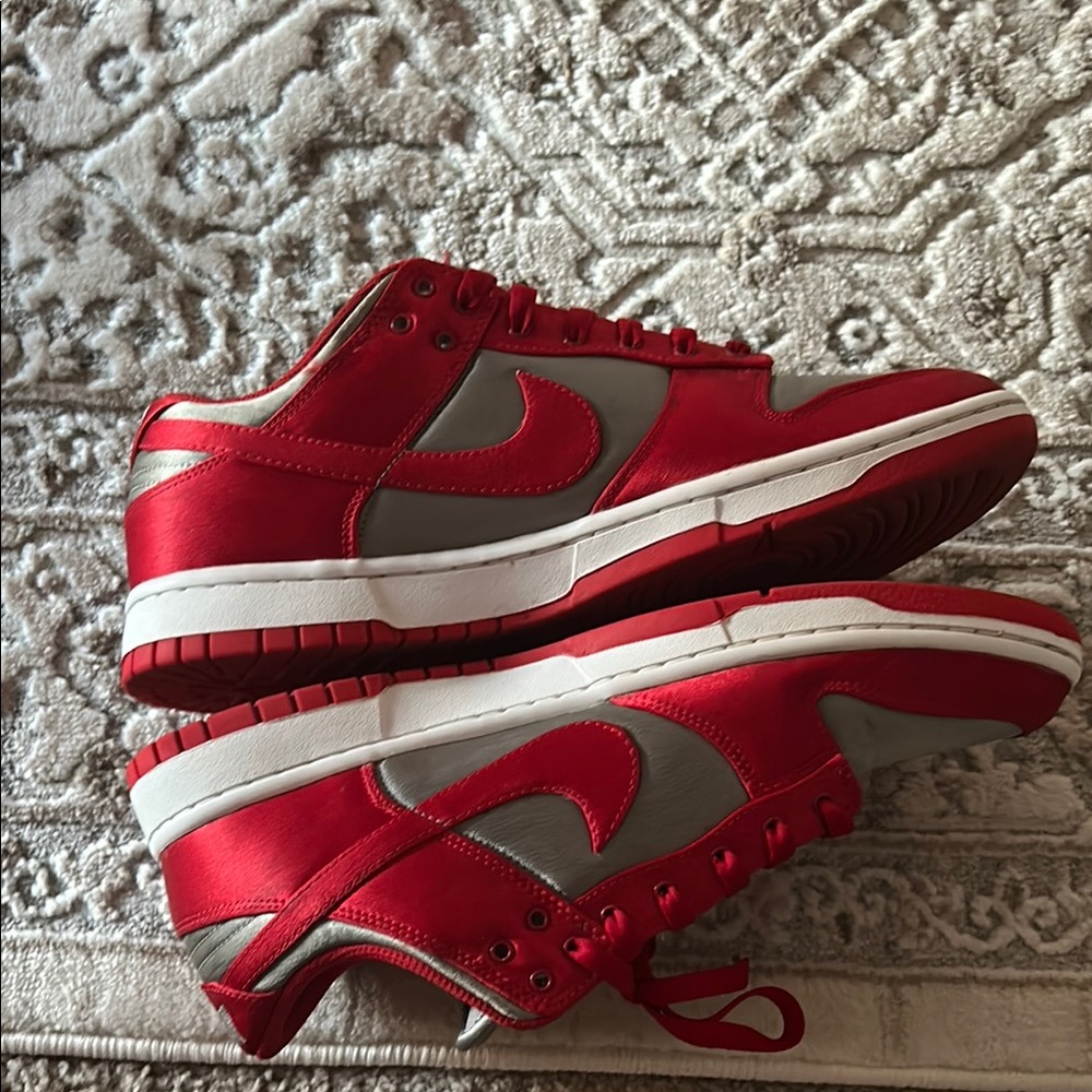 Nike dunk low unlv women 12 fit men 10.5